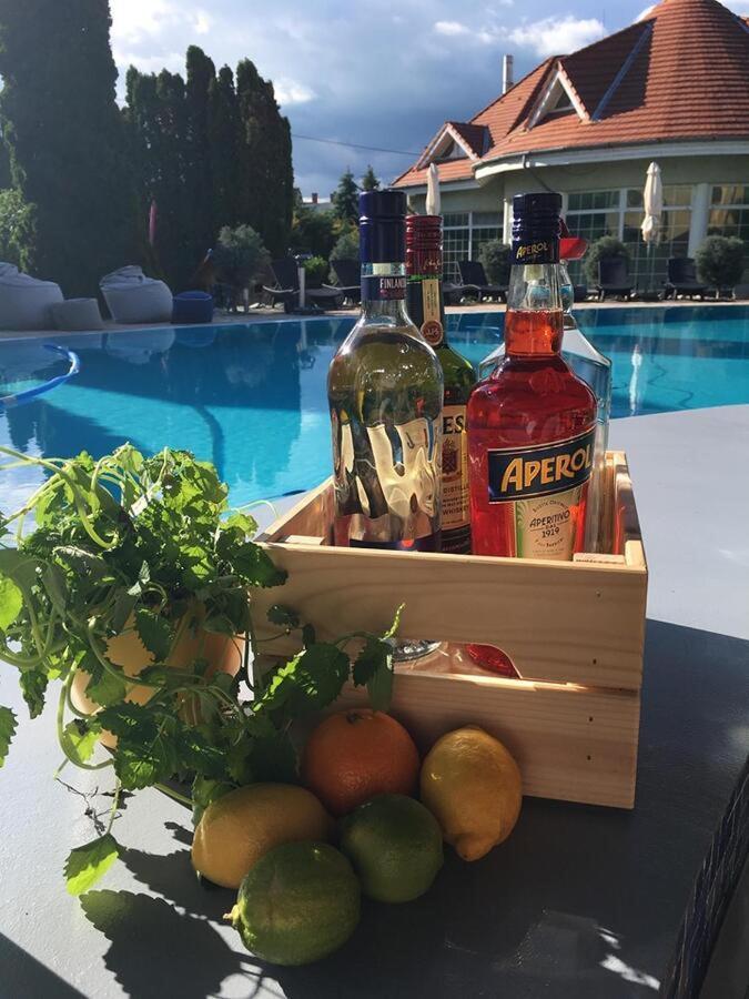 Mediterran Apartman With Pool Siofok Dış mekan fotoğraf