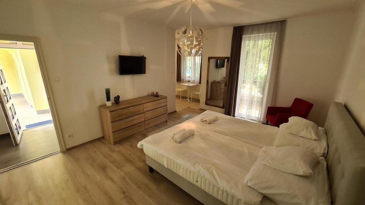 Mediterran Apartman With Pool Siofok Dış mekan fotoğraf