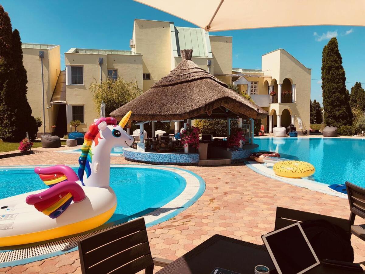 Mediterran Apartman With Pool Siofok Dış mekan fotoğraf